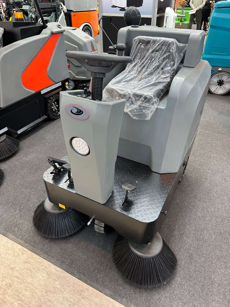 NetQuintos's tweet photo. Acompañamos a nuestros clientes en cada paso de su proceso logístico. 💯

Desde mover mercancía, manipularla, elevarla o pesarla, hasta mejorar la eficiencia de sus instalaciones con nuestras barredoras y fregadoras industriales.

https://t.co/qoWDhK6vt7 https://t.co/QFMIUb2bkP