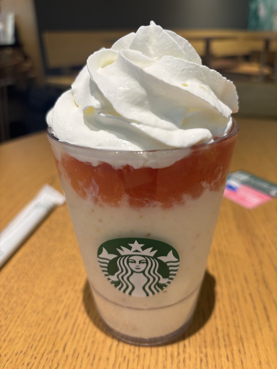 FzDOerMUdGHiF61's tweet photo. こんにちは🌞
最近何してるかというと…スタバ巡りしてます🥰🥰🥰
ヨーグルトが美味すぎてなかなか次に行けない💦
もーすぐGWだけど、まだほとんど予定なしなんだよね…どこも混んでそうだけどどっか行きたい❣️
#swun
#swun女子部 https://t.co/s5edBUi7YO