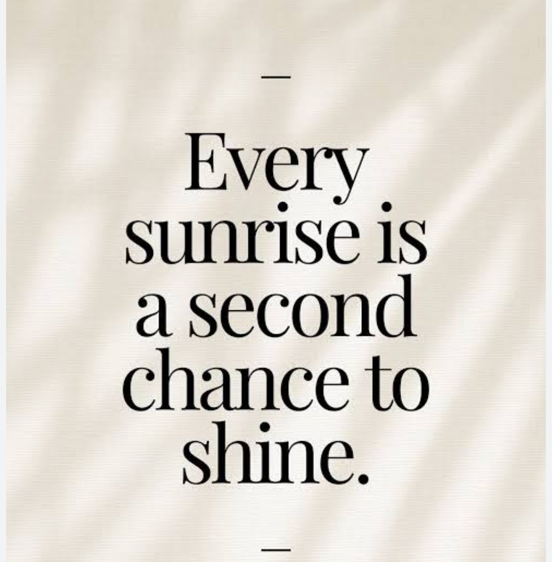 PoojaRani187669's tweet image. Every sunrise is a 2nd chance to shine. So enjoy every moment with family and friends.
#happy