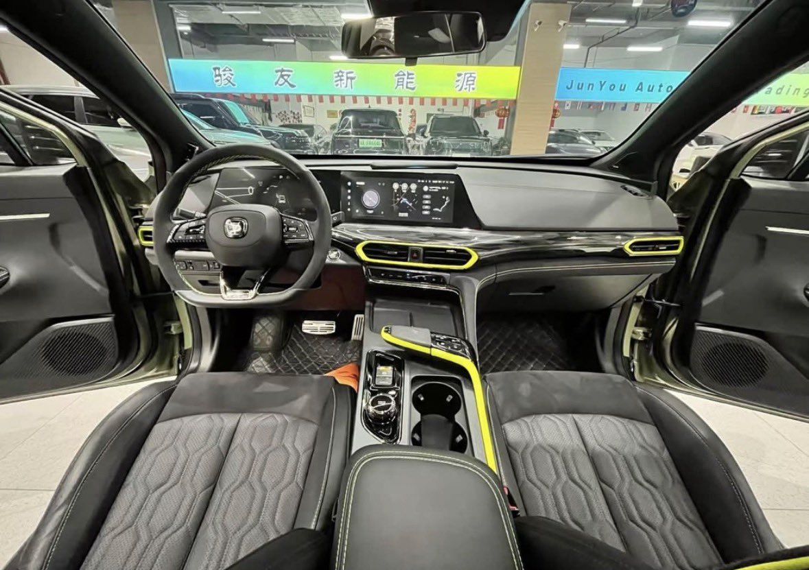 Auto Hail tweet media