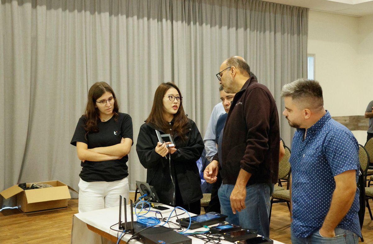 Dnaketechnology's tweet photo. 🌎 DNAKE in Uruguay!

Together with QoS Solutions, we presented our cutting-edge IP intercoms to the local market.

Smarter access. Stronger security. Greater convenience. 🚀🤝

#DNAKE #IPIntercom #SmartBuilding #Uruguay https://t.co/VQlv1nSQ0N