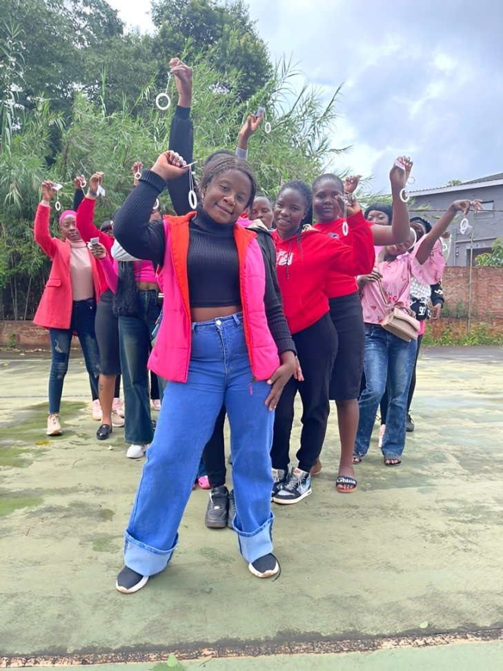 PangaeaZimbabwe's tweet image. #TheChoiceSeries #WhatistheDapivirineRingThe Dapivirine Vaginal Ring is a flexible ring inserted once a month that slowly releases dapivirine, an antiretroviral, that helps prevent HIV.   #YourChoice #YourPower #HIVPrevention