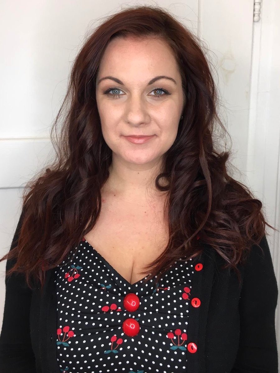 karolinak tweet media