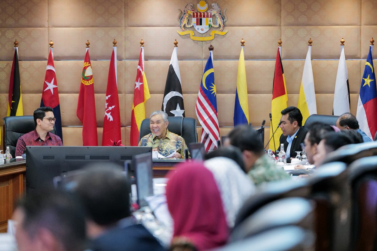 DrZahidHamidi tweet picture