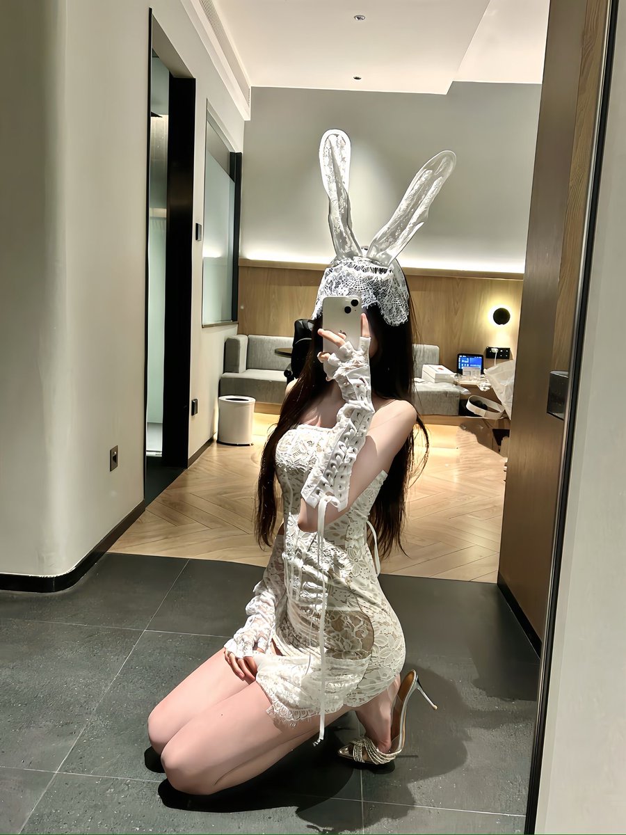 ChadSult's tweet photo. 03年，163/43，在读研二 ，小个子乖巧型。
性格乖巧听话。喜欢驯服，第一次接触这种玩法，有点紧张但又很期待。想找25-38岁鸡巴大的哥哥，能慢慢调教我，技术好、会带节奏的哥哥，器大持久，能接受轻度捆绑或情趣最好把我操到眼泪汪汪、高潮不断。
#徐州 #调教 #乖巧 #骑乘位 https://t.co/6SThIVMZqh