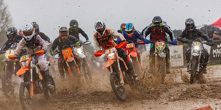 EnduroMag's tweet image. GCC-Schlammschlacht von Triptis: Rennabbruch nach Wetterchaos sorgt für Drama - enduro.de/gcc-schlammsch… #GCC #CrossCountry #Enduro #Motorsport #Offroad #Triptis