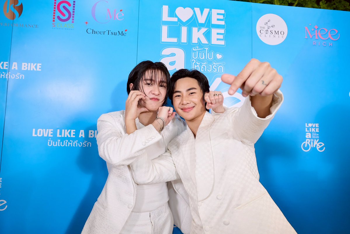 ฟินส่งท้าย! “มาสุ-ตี๋” เสิร์ฟโมเมนต์ ชวน “แฟนคลับคนพิเศษ” รับชมตอนจบซีรีส์ในงาน “Love Like A Bike Final EP”

Love Like A Bike Final EP

#lovelikeabike #ปั่นไปให้ถึงรัก 
#MasuTee #มาสุตี๋ 
#masu_ms #TEeThanapon 
#ta_nanakun #usnttr 
#แดนนี่วิน #DannyWin 
#danny_lcn #winthanat