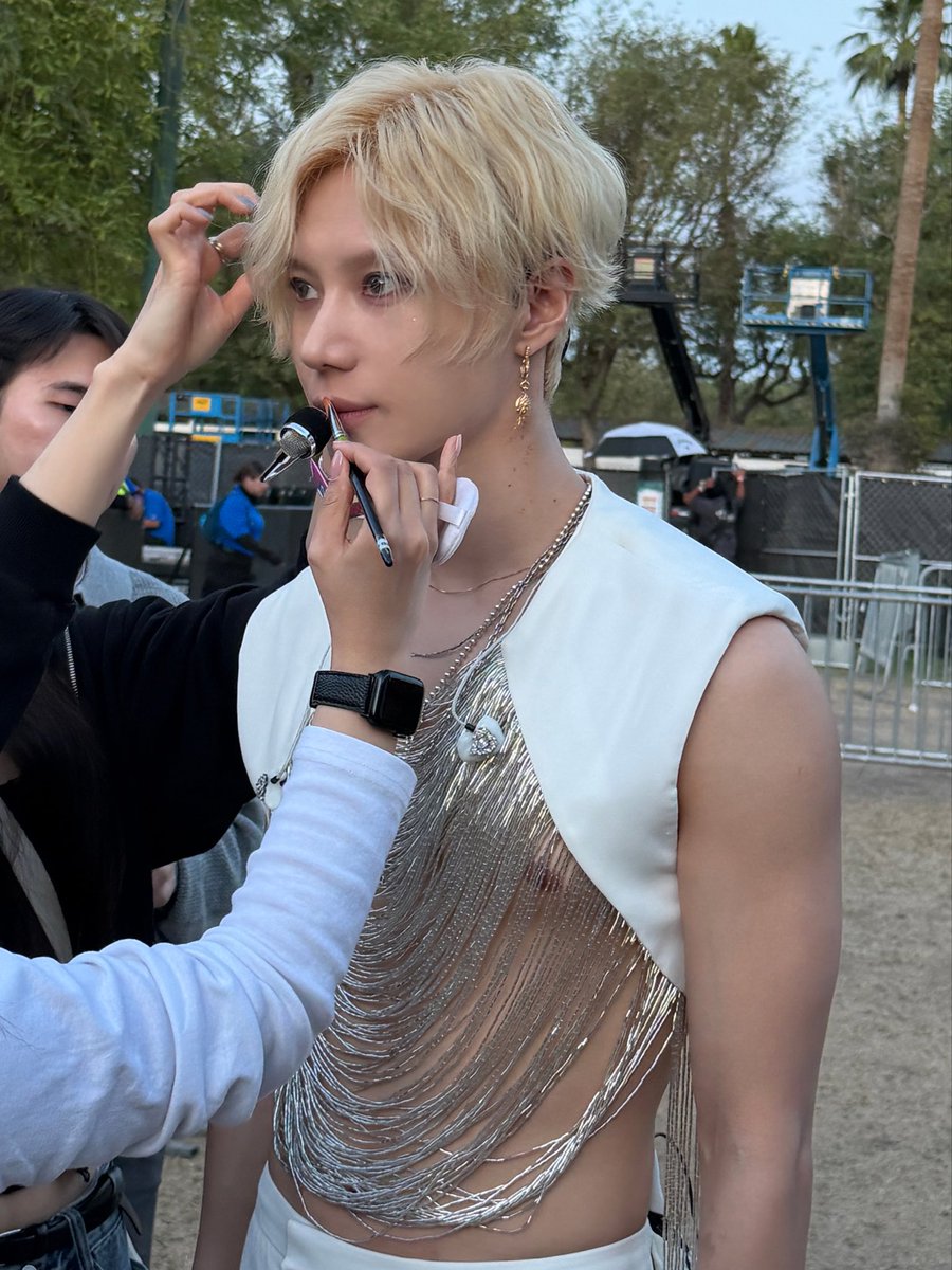 인간학살로보트 정비중