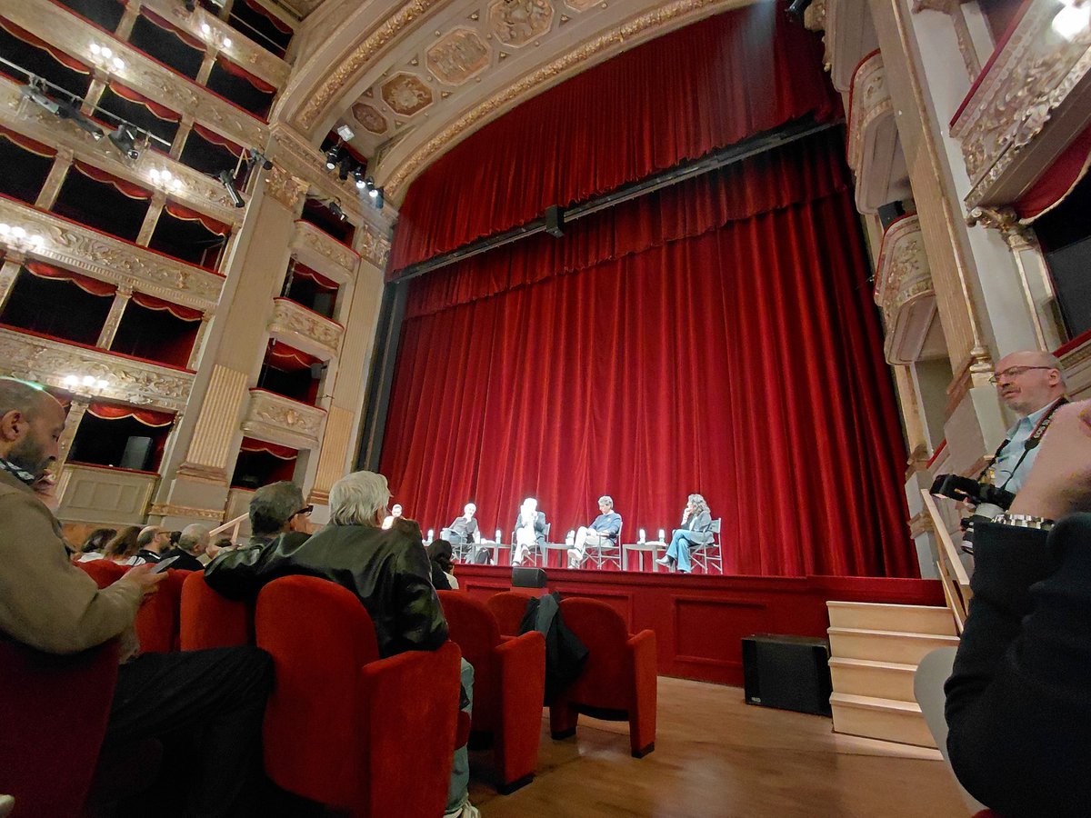 vernierandre's tweet image. #coordinamentoautori
#autoritaliani
#WGI
#TeatroArgentina
Assemblea deigli autori italiani