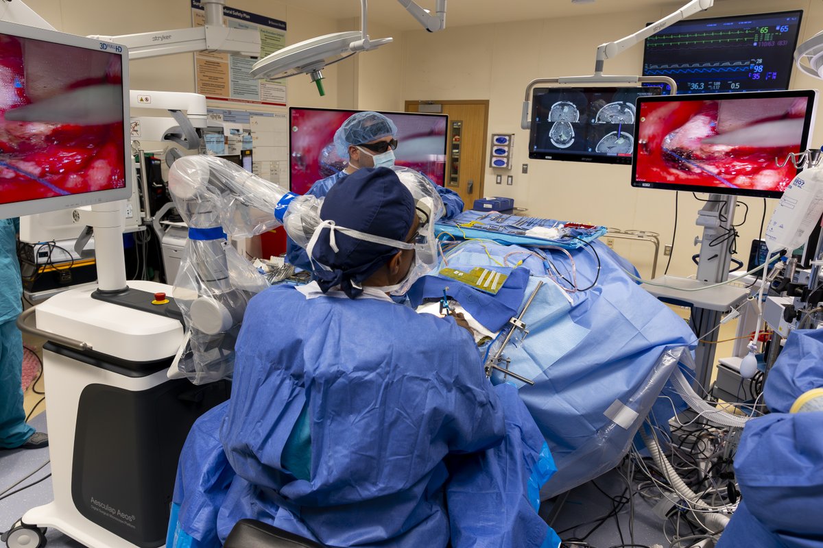 surgicalrobo's tweet image. Banner Thunderbird Medical Centre has become the first hospital in the West to use the Aesculap Aeos Robotic Digital Microscope for brain tumour microneurosurgery.

Learn more: bannerhealth.com/newsroom/press…

#roboticsurgery #medicaldevices #healthcare Source: @BannerHealth