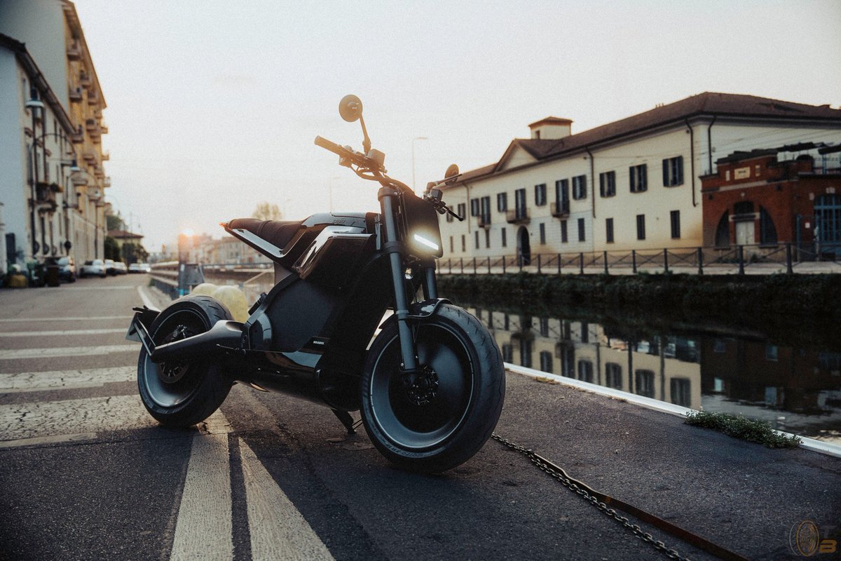 tuningblog_eu's tweet image. Brabus Urban E 🔴⚡
Elektrisch. Auffällig. Anders.
Mehr Design als Bike oder echte Revolution? 🤔🔥
#Brabus #UrbanE #Elektrobike #EPerformance
👉 Link in den Kommentaren