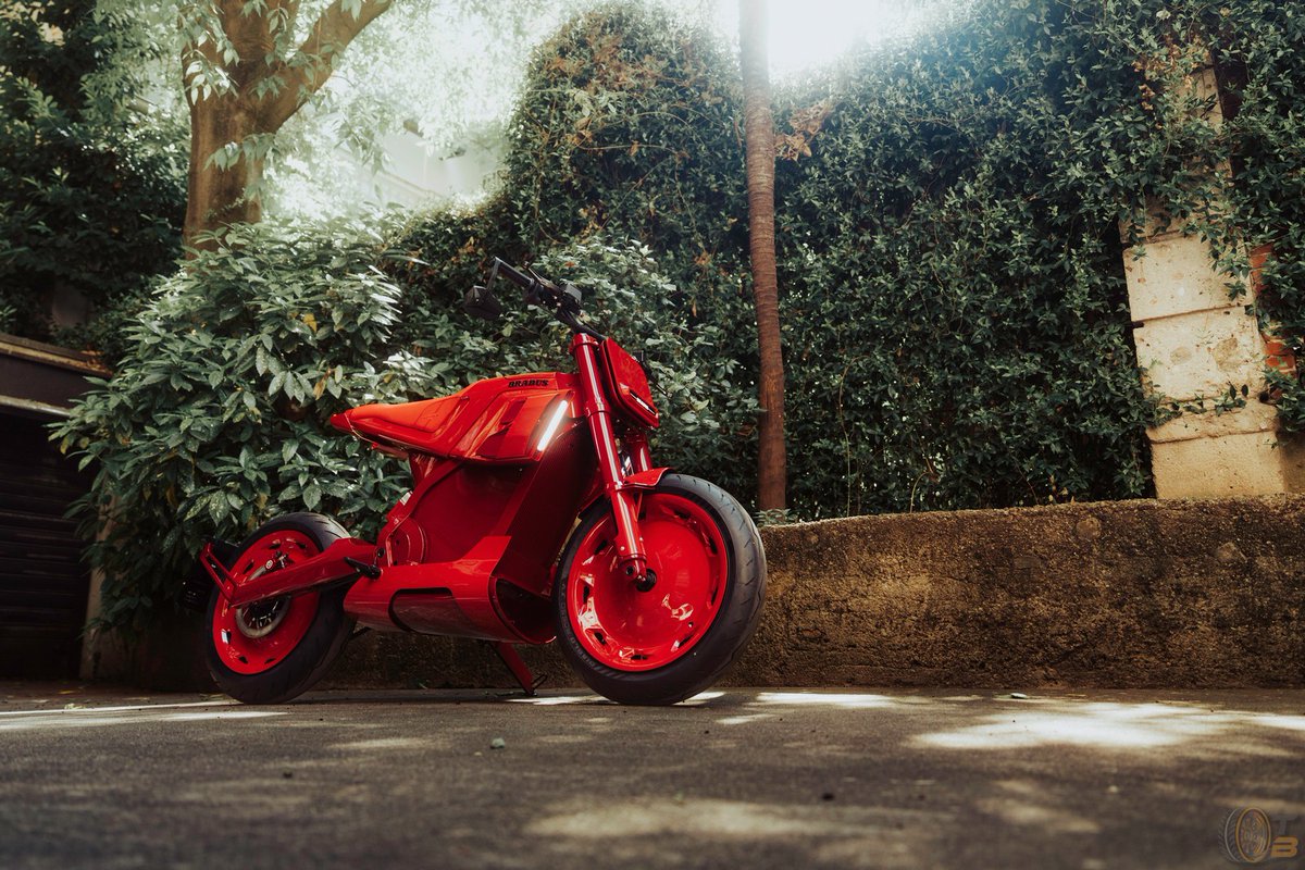 tuningblog_eu's tweet image. Brabus Urban E 🔴⚡
Elektrisch. Auffällig. Anders.
Mehr Design als Bike oder echte Revolution? 🤔🔥
#Brabus #UrbanE #Elektrobike #EPerformance
👉 Link in den Kommentaren