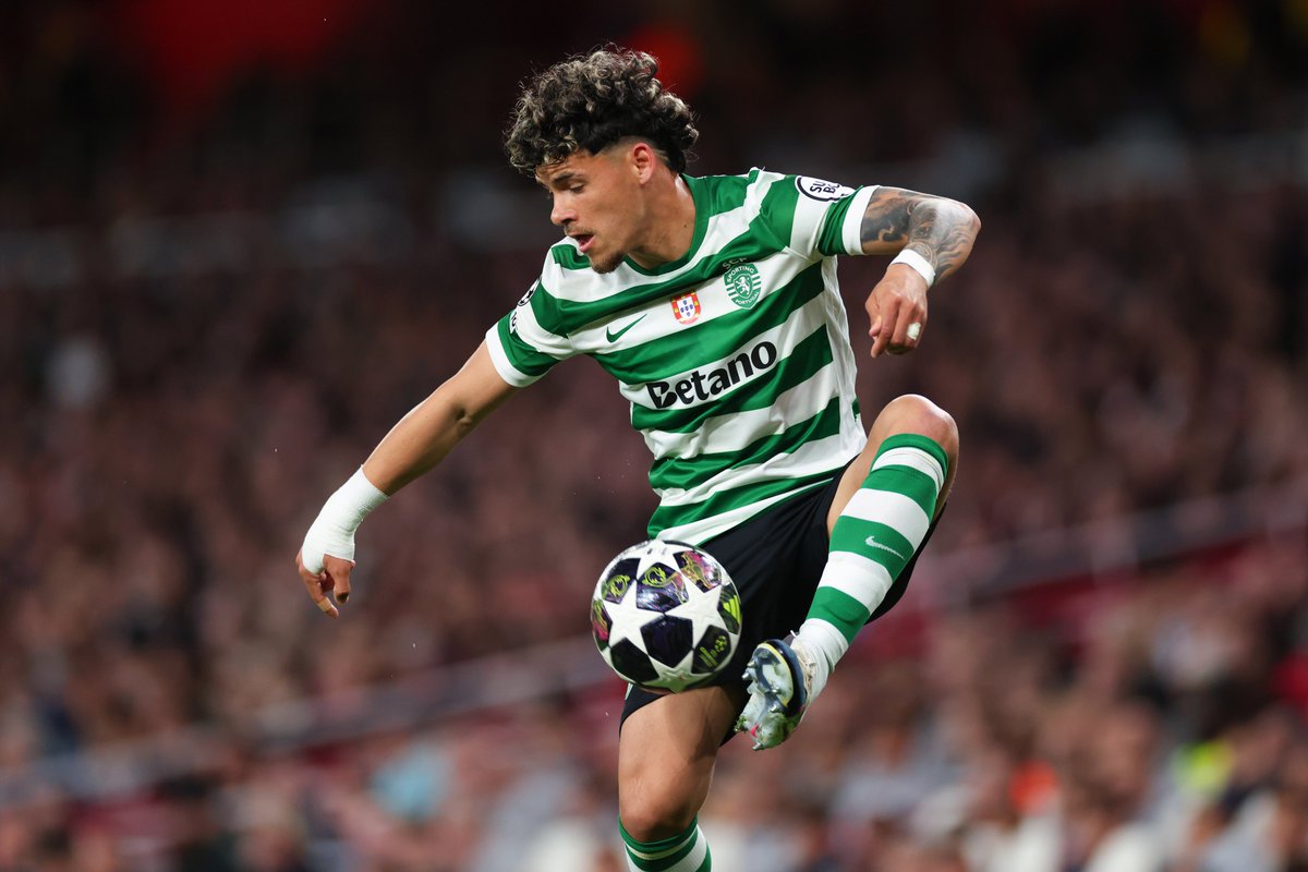 UruguayanHeroes's tweet photo. 'EUROPE'S ELITE ARE AFTER MAXI ARAÚJO' 👀

Portuguese media outlet A Bola report that Manchester City, Atlético Madrid, Juventus, among other top European sides, are keen on signing Sporting and Uruguay wide player Maxi Araújo in the summer. https://t.co/7edzntp7RW