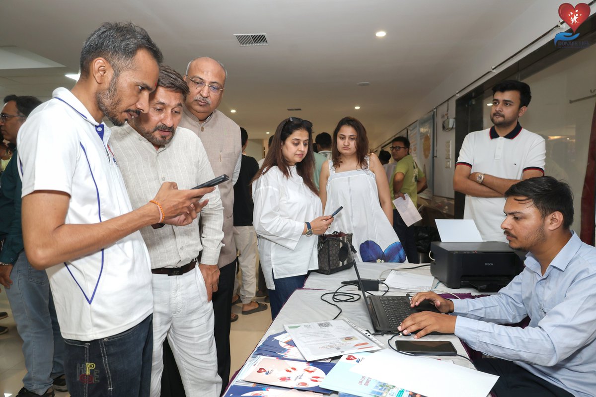 donatelifetrust's tweet image. મેગા રક્તદાન શિબિરમાં ઉપસ્થિત અનેક લોકોએ અંગદાનનો સંદેશ ફેલાવ્યો. આ અવસરે ઘણા પરિવારોએ અંગદાનનો સંકલ્પ લઈ ભારત સરકાર દ્વારા અંગદાનનું પ્રમાણપત્ર મેળવી માનવ સેવા માટે આગળ આવ્યા.

અંગદાન… જીવનદાન…

#OrganDonation #Awareness #Pledge #Govermentofindia #Blooddonationcamp