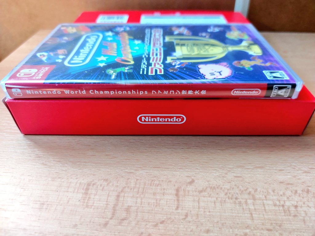nuclearnightmar's tweet image. Frisch aus Japan für 80€ mit Versand offizielle #Famicom Controller für #NintendoSwitch zusammen mit #NintendoWorldChampionship
Bin gespannt diese nach Feierabend zu öffnen 
#retrogaming #importgaming