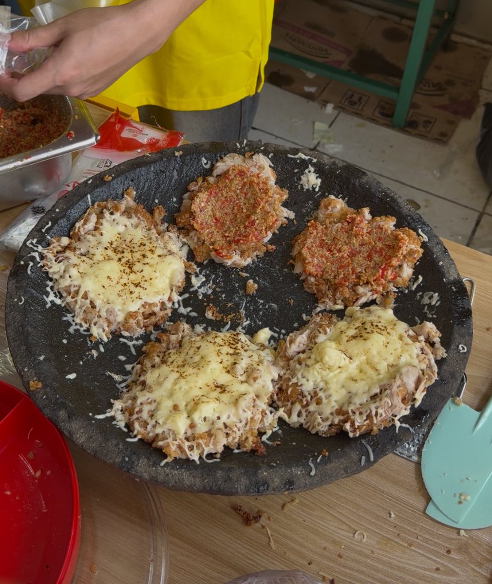 hanahellokiti's tweet image. Geybok udah ada di Bandung #food