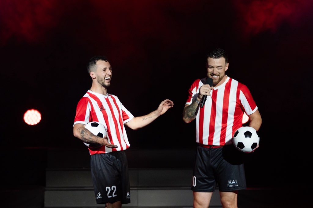 STheatreCo's tweet image. Happy Birthday @lukemillerlife 🥳❤️🙌🏼 we can’t wait to have you back on Kai’s EVOLUTION TOUR!!! #birthdayboy #tourlife #backontour #comeandjoinus❤️