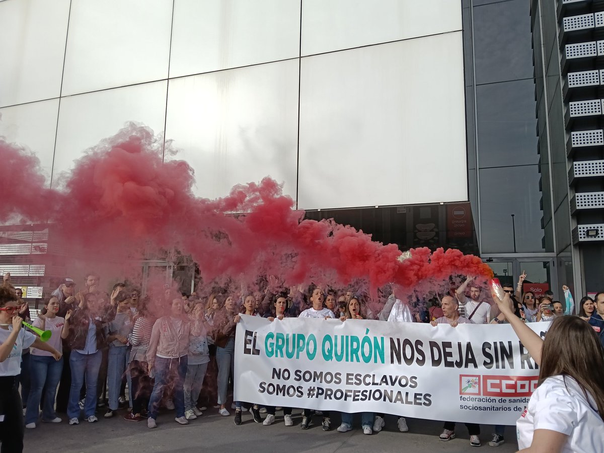 ccoooestemadrid's tweet image. Comienzan La #Huelga en los hospitales públicos gestionados por @quironsalud convocada por @CCOOSanidadMad por unas condiciones dignas de trabajo.
Presentes en el hospital Rey Juan Carlos de Móstoles.
¡¡El grupo Quirón nos deja sin riñón!! 🔥✊