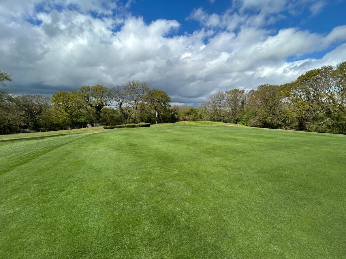 gregevansmg's tweet image. April is the ‘transition’ month between winter, renovations &amp;amp; the playing season. Busy start to the month with agronomy visits to Stratford, Grims Dyke, Skylark, Chadwell, Nevill &amp;amp; Sandwell ⛳️ 🏌️‍♂️ 

#greenkeeping #greenkeeper #golf #golfcourse #agronomy