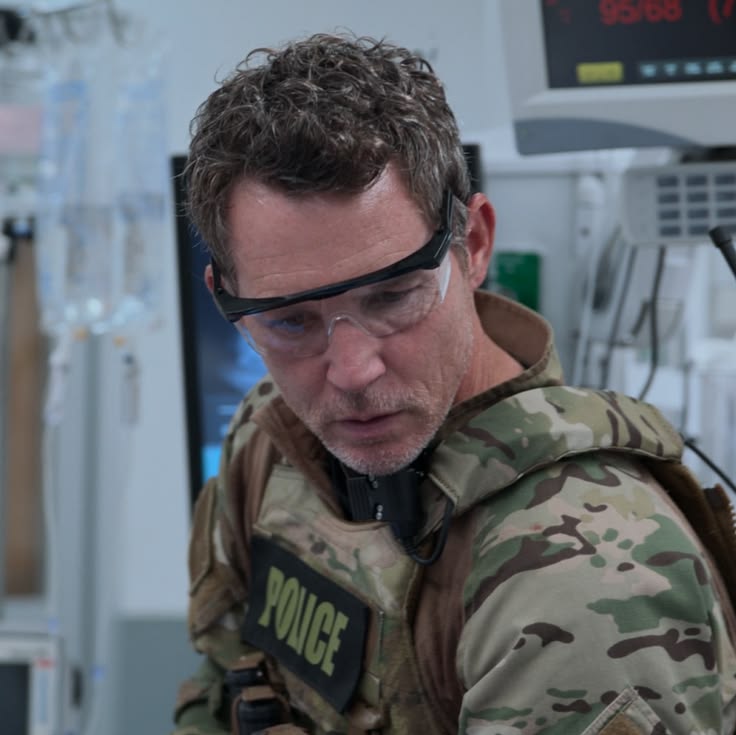 ValeryMadHatter's tweet image. Sooooo what if dr.Abbot knew and was a friend vith Vincent Benitez in Kabul...

( I've been thinking about this for several days )

#conclave #thepitt