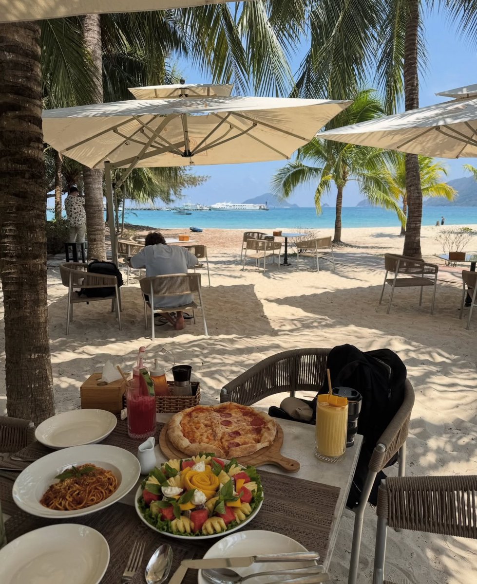 Diane De crypt tweet media