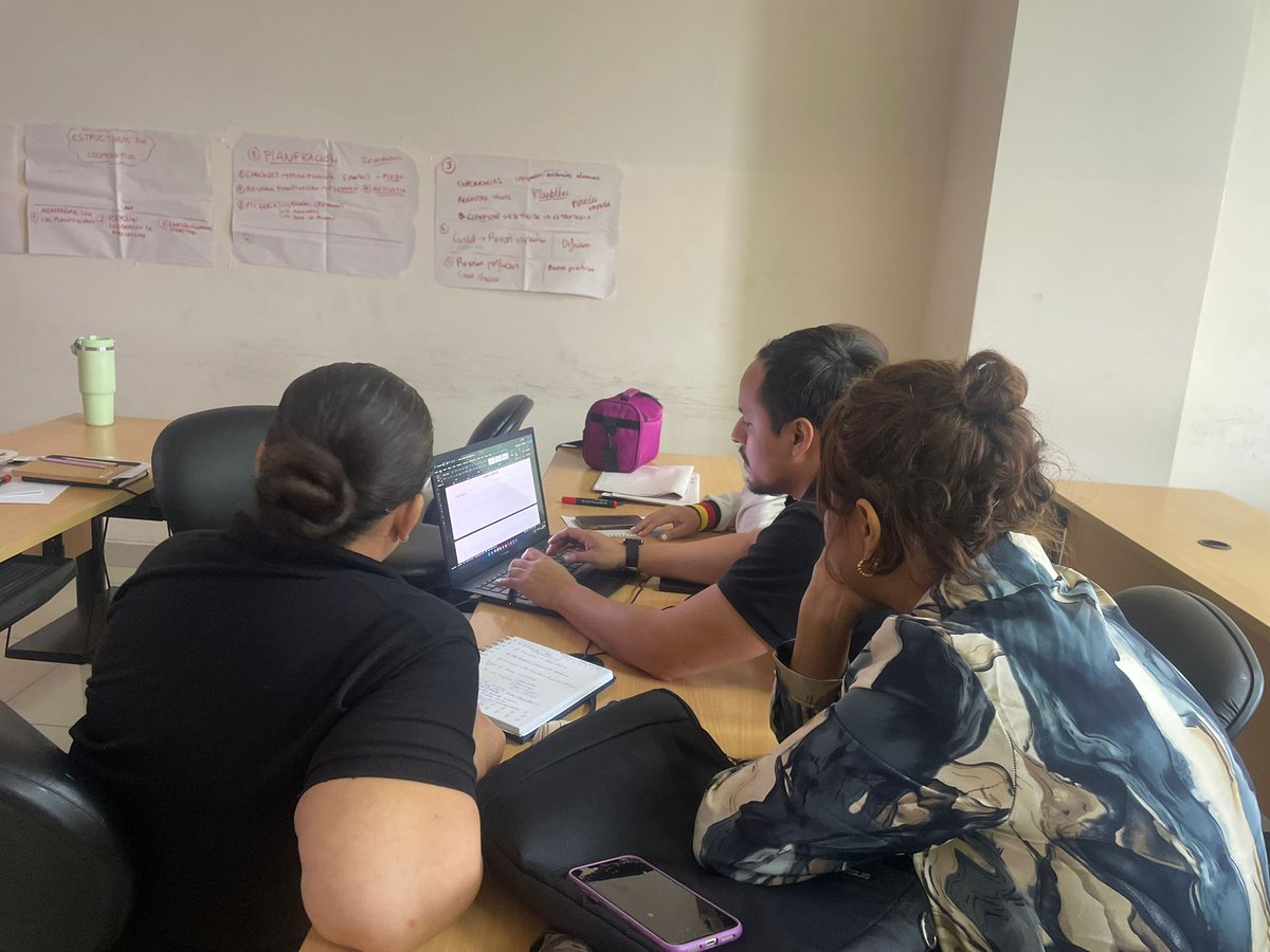 trilemaedu's tweet photo. Trabajo en #Ecuador con el colegio Duale Schule (Guayaquil). Junto a los equipos de gobernanza diseñamos el nuevo curso escolar, siguiendo el modelo @crisfe_colegios, y trabajamos con el equipo Impulsa para conocer su función de acompañamiento y transformación educativa. https://t.co/S1NjUcrRu7