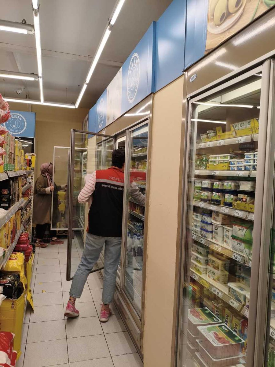 📌 Gıda Resmi Kontrollerimiz Kesintisiz Sürdürülüyor 
İl Müdürlüğümüz koordinasyonunda İstanbul genelinde 39 ilçede gerçekleştirilen gıda resmi kontrolleri kapsamında, Kağıthane, Küçükçekmece, Maltepe ve Pendik ilçelerimizde yürütülen denetimlerden görüntüler

<a href="/TCTarim/">T.C. Tarım ve Orman Bakanlığı</a>