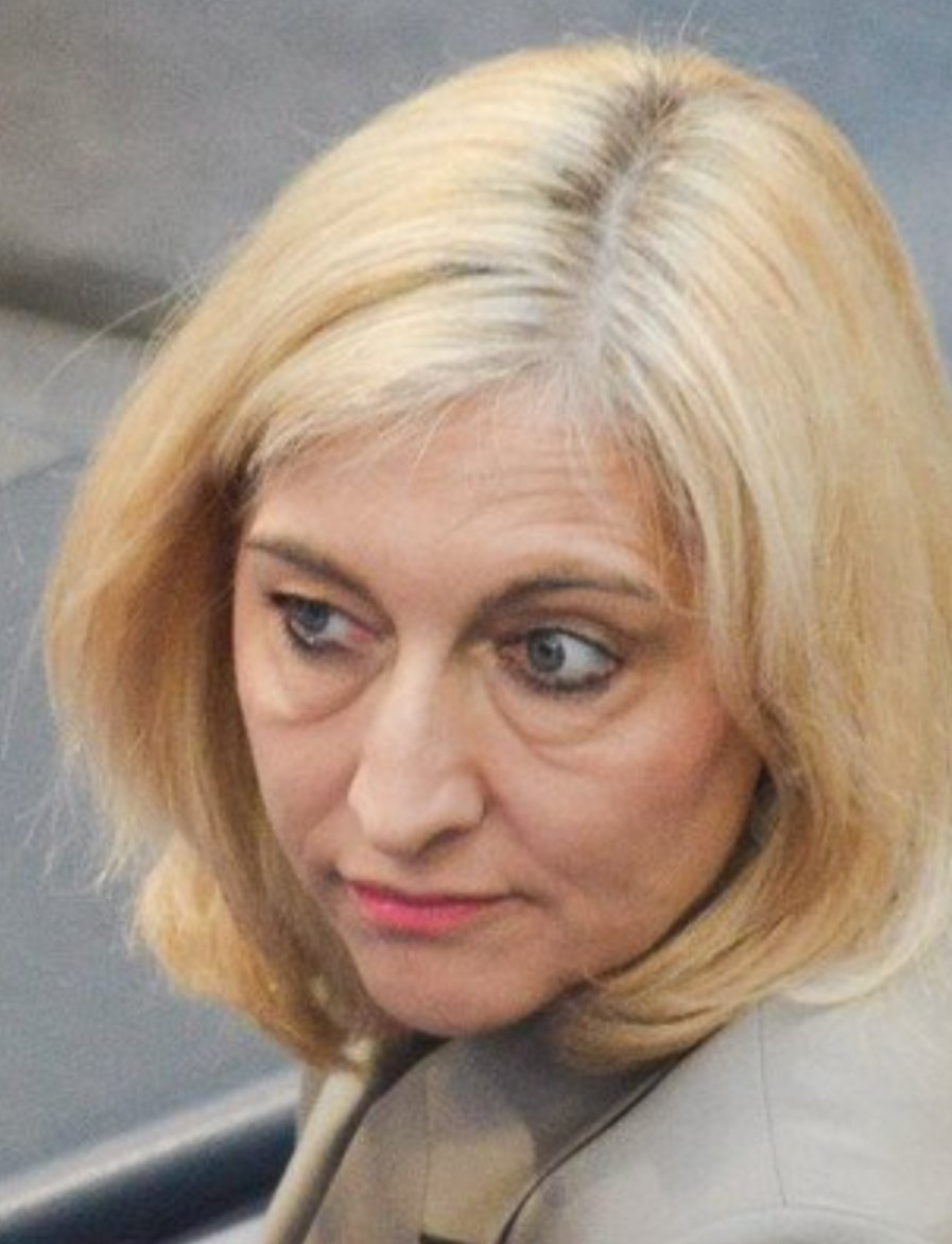 Igor_Nice_Ville's tweet image. Umso detscher ist das Ansinnen von #Warken, #Prien, #Klingbeil und #Merz, deutsche Familien noch stärker auszuplündern! 

Ehegattenspl. weg, Eheg.-KV weg, KV-BeitrBemGr um 30T€ rauf = alles zus. vielfach p.a. 10T€ weniger netto pro Fam.

Priv. Altersvorsorge wird so vereitelt!