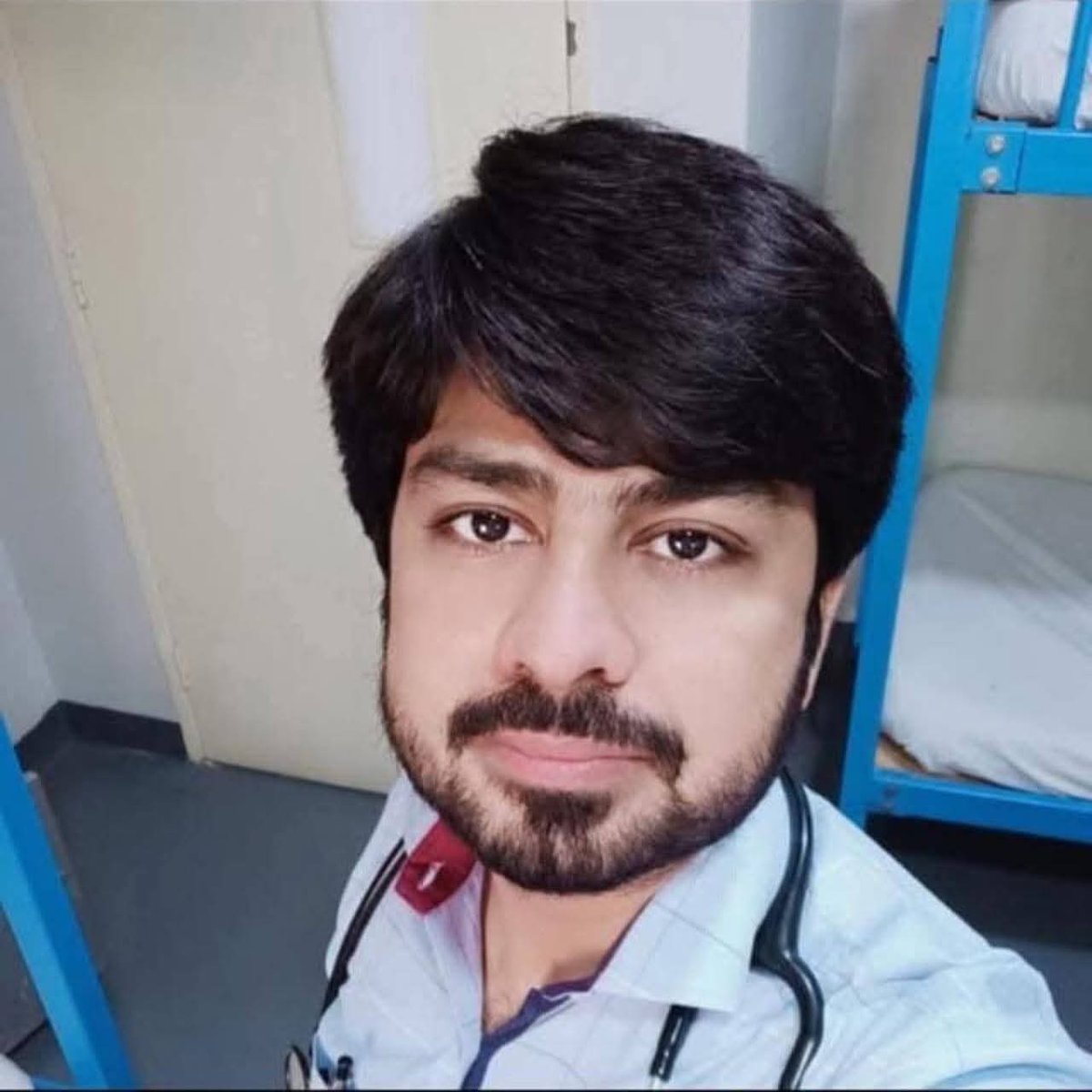 ArbabAmbreen's tweet image. آئي جي سنڌ Javed Alam Odho صاحب، ڊاڪٽر سارنگ جو خون اوهان کان انصاف گهري رهيو آهي. شاهراهه فيصل تي ٿيل هن بي رحم قتل جا جوابدار فوري گرفتار ڪريو، جيئن عوام جو قانون تي اعتماد بحال ٿئي. ⚖️💔
#JusticeForDrSarang #ArrestKillers #Karachi #Sindh #Badin @SindhPoliceDMC