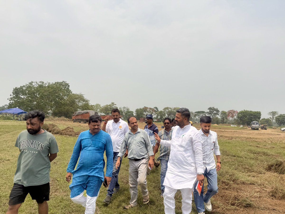 ombhadanabjp's tweet photo. 📍 हरिपाल - पश्चिम बंगाल !

देश के यशस्वी प्रधानमंत्री श्री Narendra Modi जी की 26 अप्रैल को होने वाली विजय संकल्प सभा की पूर्व-तैयारियों हेतु संगठन पदाधिकारियों के साथ सभा को ऐतिहासिक व व्यवस्थित बनाने की रुपरेखा बनाई । 

#एबार_बीजेपी_सरकार #haripal  
#PaltanoDorkarChaiBJPSorkar
#WestBengalElections2026 #bengal

Bharatiya Janata Party (BJP)  BJP West Bengal  BJP Rajasthan  Nitin Nabin  Amit Shah  Dr. Radha Mohan Das Agrawal Bhajanlal Sharma