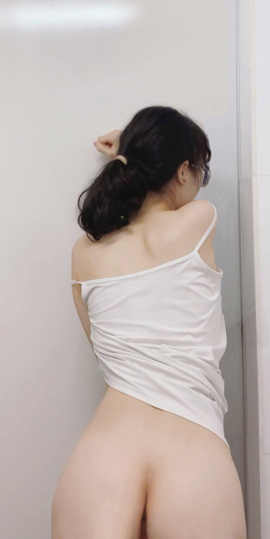 湿意漫眼尾 tweet media