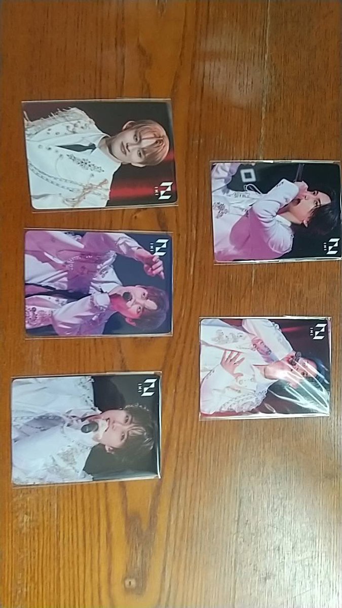 𝜗𝜚.† tweet media