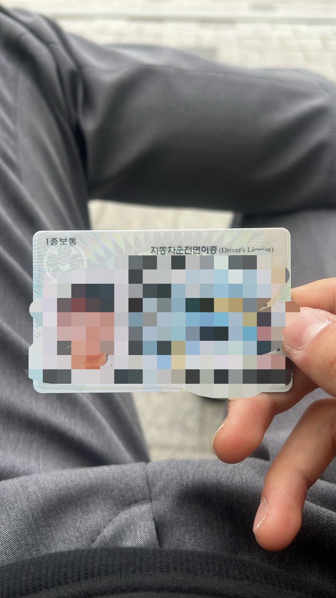 Kimcheolsottjk's tweet photo. 06년생 남자 운전면허증 판매해용 직거래 택배거래 다 가능 제시 ㄱㄱ #민증제작 #민증판매 #대리구매 #섹트 #남자민증 #싸게판매 #빠르게연락 https://t.co/0NuaA1lifr