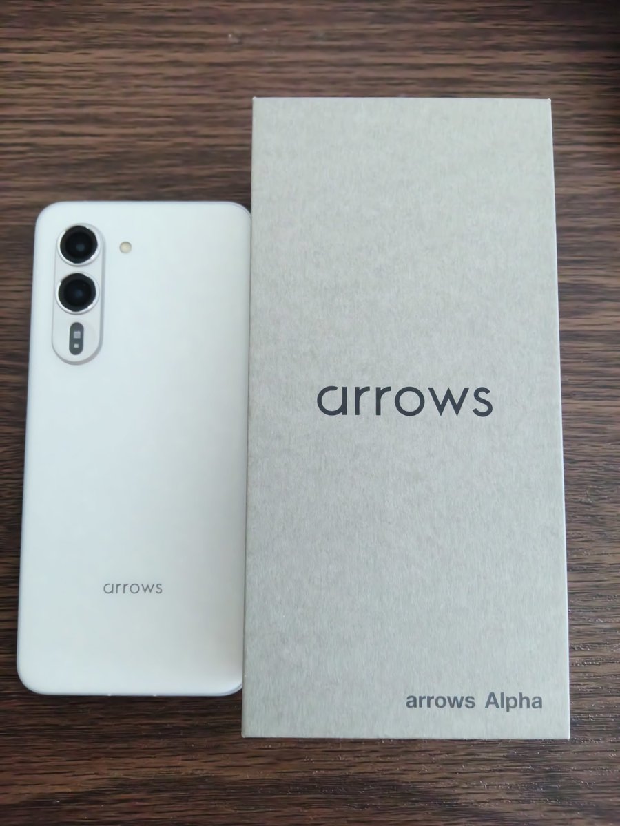 Hukisakura_Main's tweet image. 帰宅。
富貴桜は６万ちょっとでRAM12GB，ROM512GBのスマホを手に入れた。
#arrows #arrowsAlpha #メインスマホ #はぁ～また買っちゃった