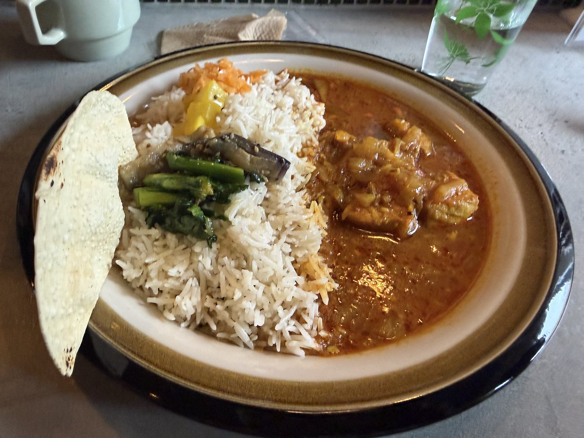 ore_utu's tweet photo. スリランカカレーの沼に入り込みました！

どうやって作るのかの想像もできない複雑な味👅

好きすぎます😊 https://t.co/qdiJ8CWPbO