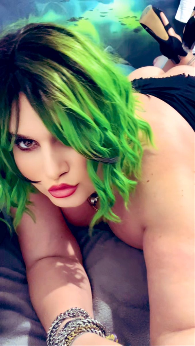 Tina_Liasi's tweet image. Green me!!!😳🤭💚 #cyprus #limassol #greentour #greenhair #tinaliasi