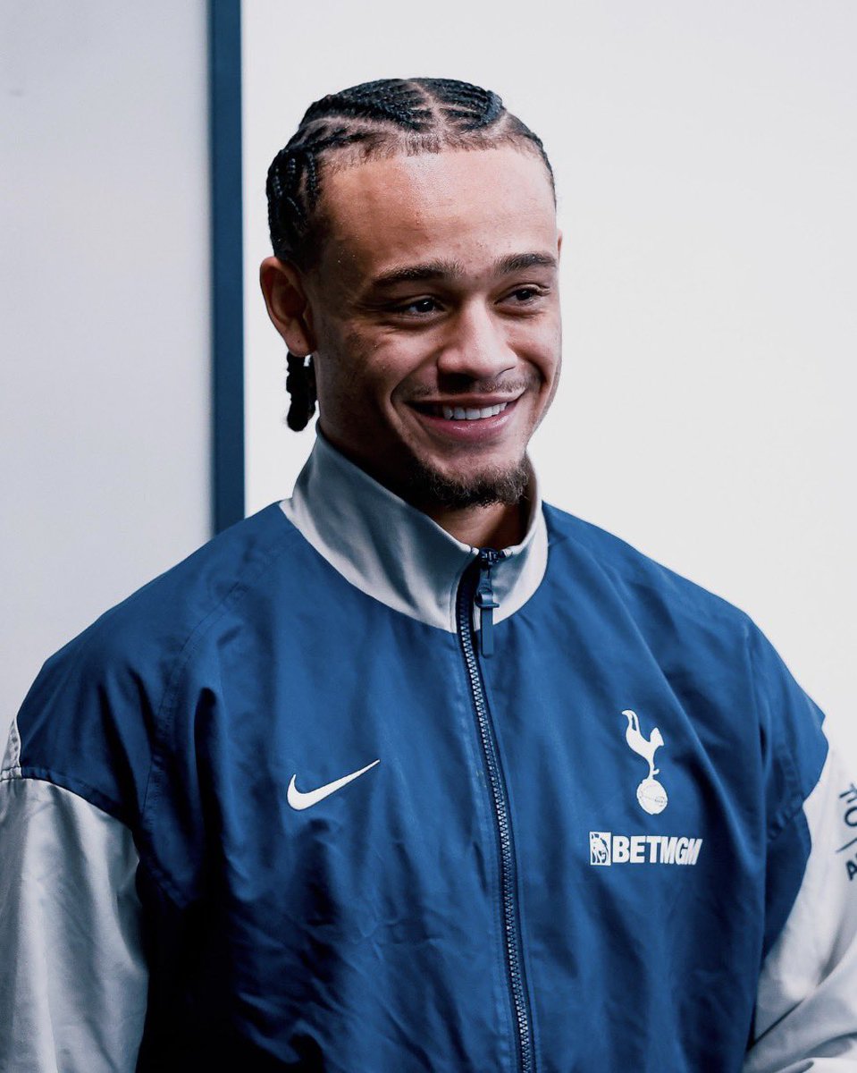 White Hart Liz tweet media