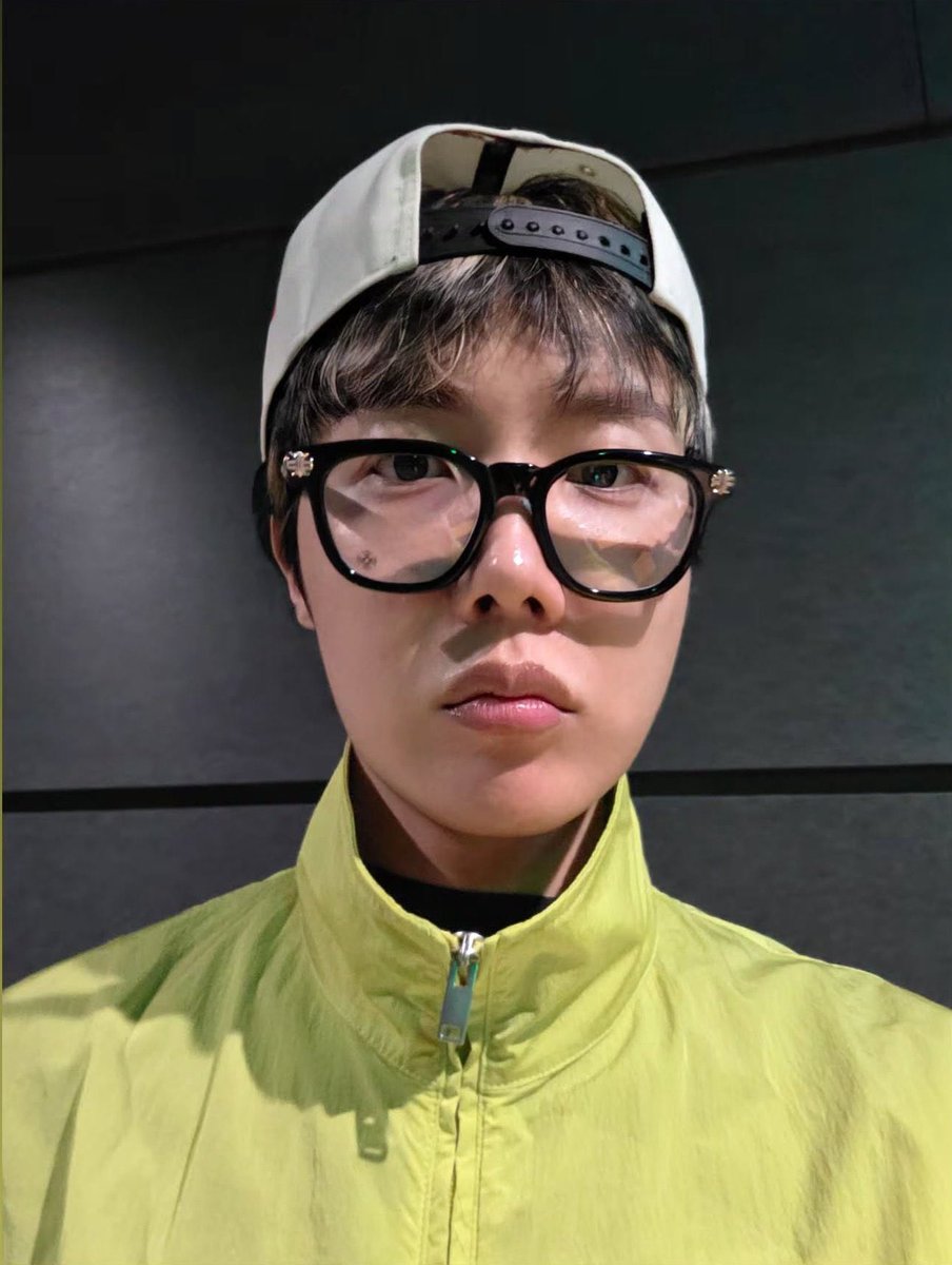 ArabicHoseok's tweet image. 260421 ⇃🗒️↾

تحديث هوسوك عبر قصة حسابه بإنستقرام. 

#제이홉 #JHOPE #HOSEOK
