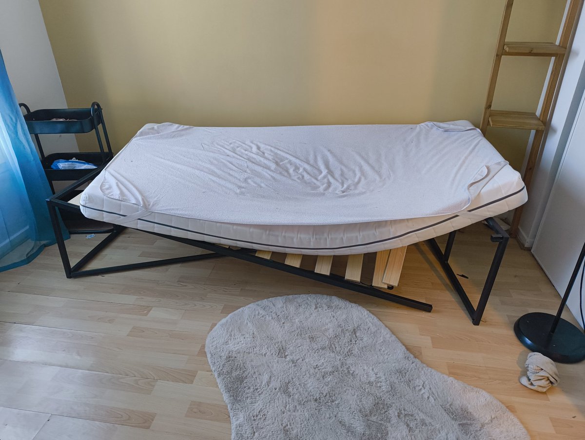 a girl has no name tweet media