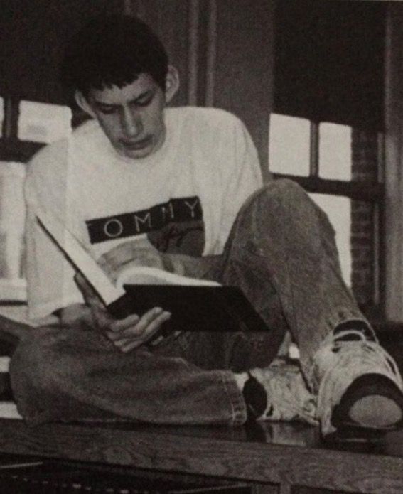 Double Pinky Ringed Mob Boss🤙🏻💍👔 tweet media