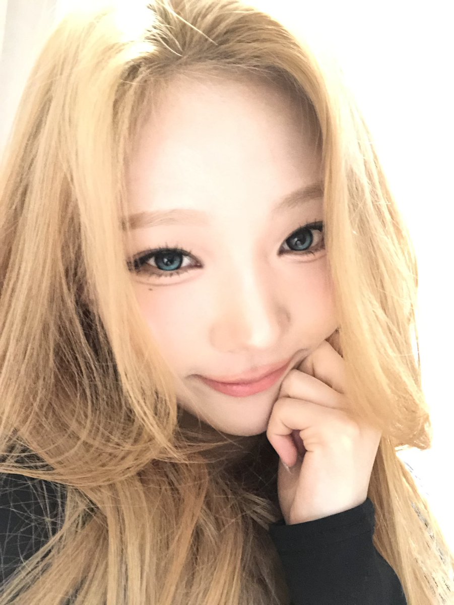 스텔라 얼굴 tweet media