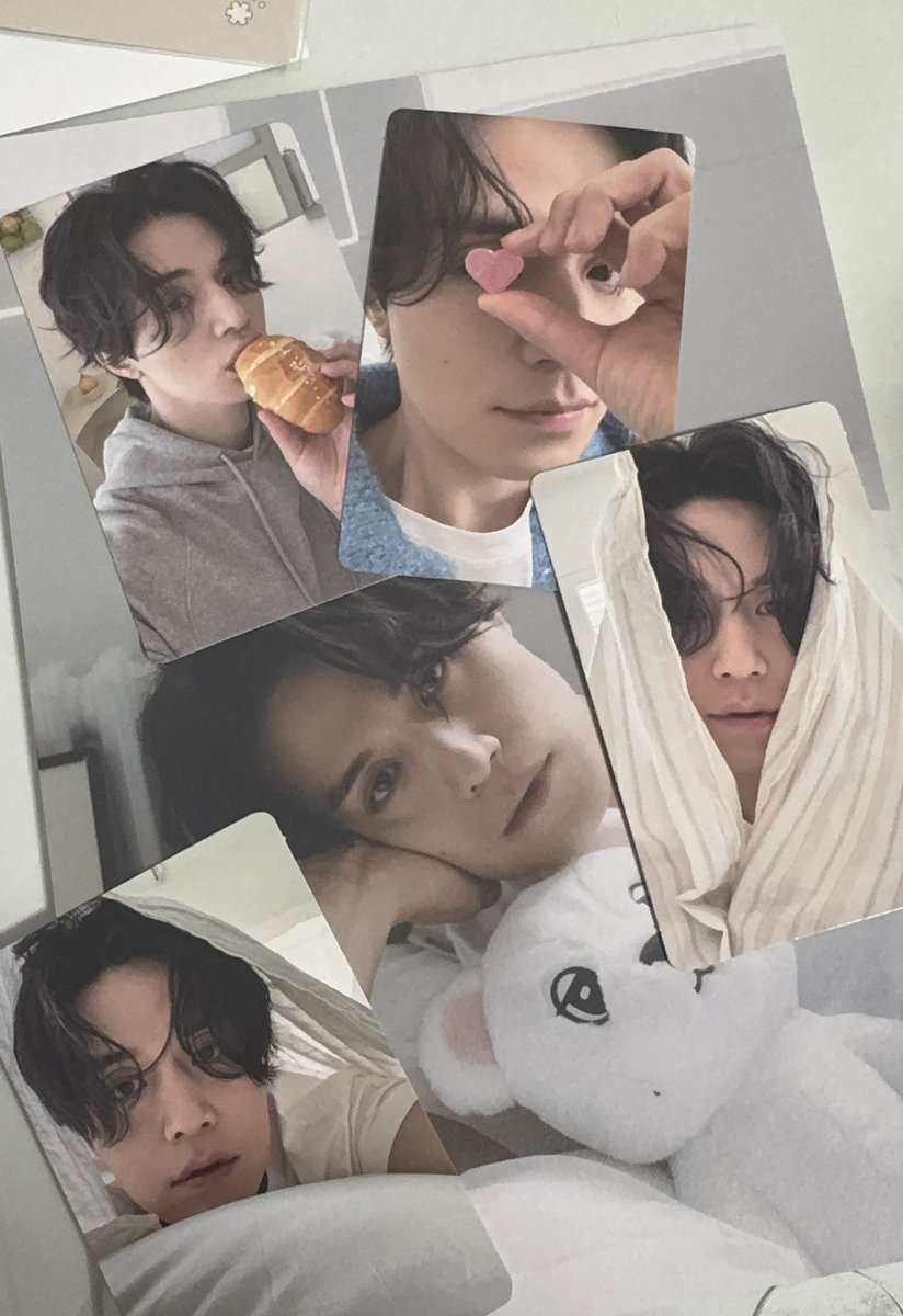 이불포카 너무 예쁘다ㅠㅠㅠㅠㅠㅠ
최애포카 이길 거 같음 🥹