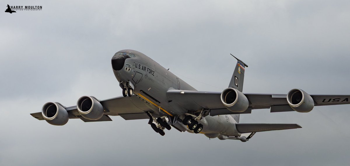 ArmchairAdml's tweet image. #USAF United States Air Force - Fairford Ops

Boeing KC-135 Stratotanker 1x
#AE04FE 58-0100 - FIST 12

+ CARLO 95-96 Flt 2x B-1Bs

FIST 12 has departed RAF Mildenhall, presumably to work with B-1s CARLO 95-96 once they’re complete in TRA 001. 

FIST 14 is also active. 

📸