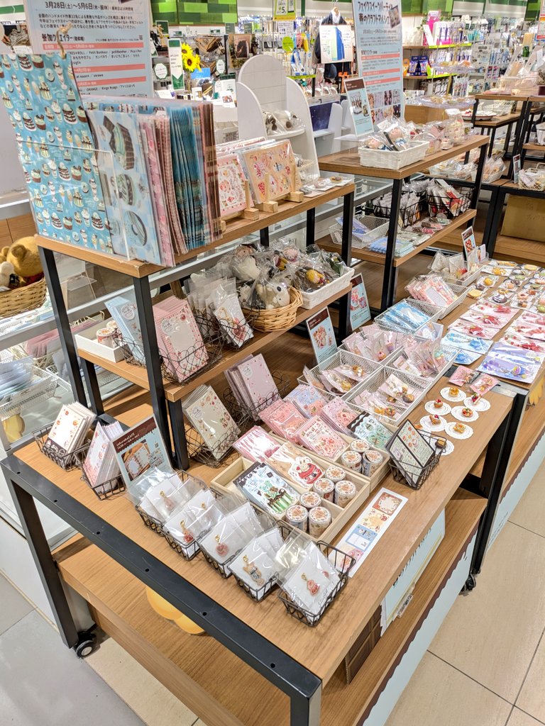25日目 ✨
🩷  #フェイクスイーツパーティ &amp;
春のクラフトマーケット
︎🌸3月28日(土)〜5月6日(水)
🧁  #ハンズ札幌店  東急百貨店8階
🧸10:00〜20:00 

学校やお仕事帰りにぜひお立ち寄りくださいませ😊
20時までお待ちしております🩷