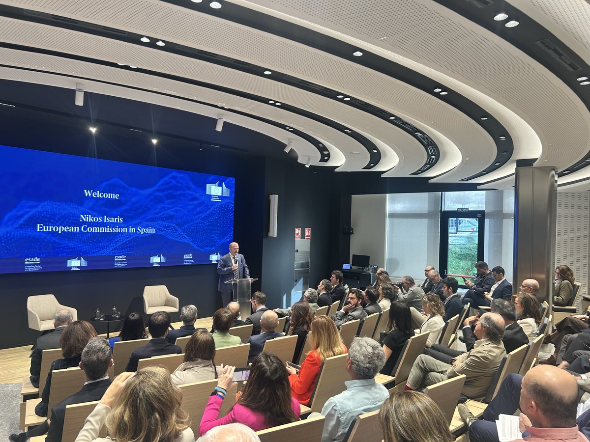 EsadeGeo's tweet photo. The 14th edition of the Global Annual Energy Meeting has just started.

Ángel Saz-Carranza, Director of EsadeGeo, and Nikos Isaris, Associate Director at the Representation of the @EU_Commission, deliver the welcome remarks.

@esade #Energy https://t.co/jh5mkAZcws