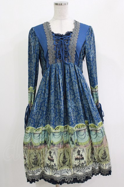 OZZ ANGELO / 地図柄フィッシュテールスカート　￥9,900円(税込)
Ozz Croce / Tea Partyワンピース　￥6,600円(税込)
入荷しました❤