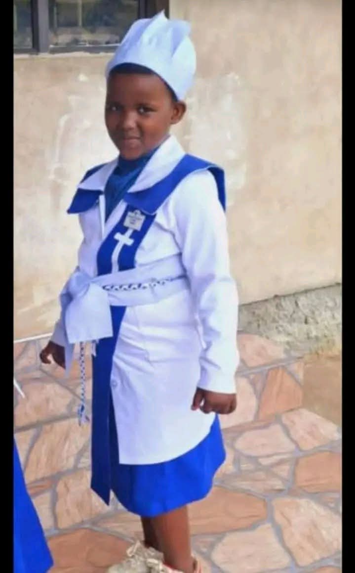 Phislash's tweet photo. ⚠️Graphic: This man has been arrested and made an appearance in court on the suspicions of bludgeoning his little daughter to death, cutting off her uterus and then burying her body in his yard 🤦🏽‍♂️🤦🏽‍♂️🤦🏽‍♂️💔💔💔

This happened in the area of Amahlongwa close to Umkomaas town in KZN. https://t.co/gd8PeUour6