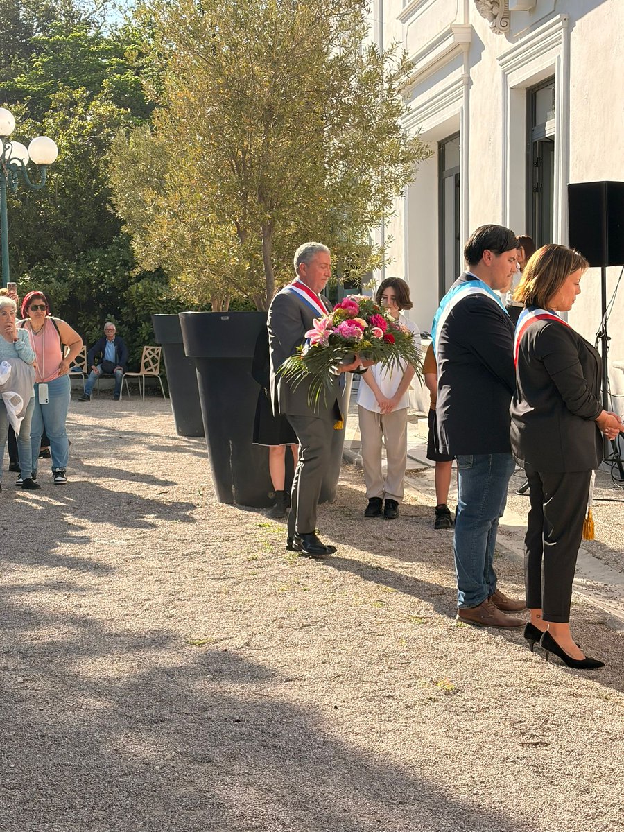 OlivierFayssat's tweet image. J'ai participé à la commémoration du #génocide arménien à la mairie de Maison blanche du 9/10, en compagnie de Madame le Maire @EleonoreBez et de Monsieur le Consul d'#Arménie.
Une cérémonie émouvante qui nous rappelle que  l'indicible du passé peut s'inviter dans le présent.
