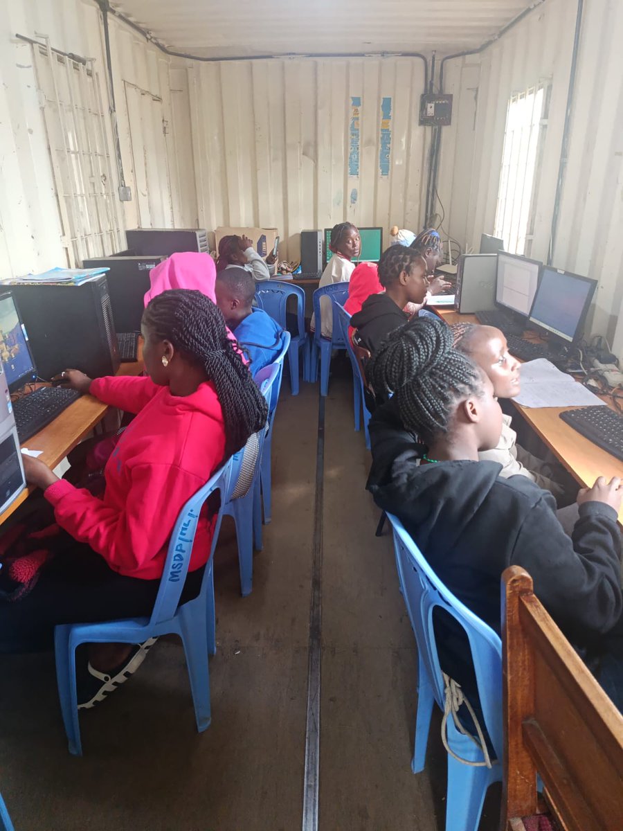 lea_org's tweet photo. Week 6 at MSDP:
✔️ Recap session
✔️ Introduced #CSS
✔️ Covered the Box Model

Our learners are building strong foundations in web development — one step at a time. 🚀 https://t.co/d7VtL6gASc