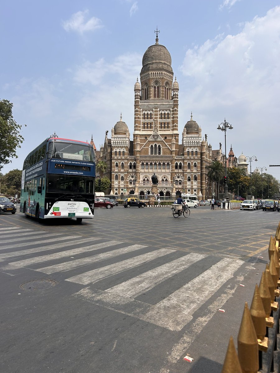 PantryCar's tweet image. Mumbai ♥️

First time clicking BMC building after its being headed by BJP 🫶🏼💪🏼🚩

#Mumbai #BMC #Heritage #DoubleDecker 
#shotoniphone